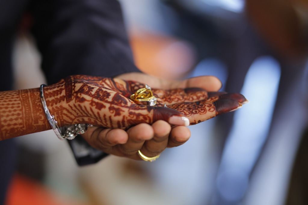 Mehndi & Diamond Bands Macro